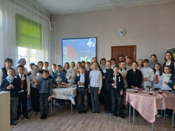 Народов много-страна одна