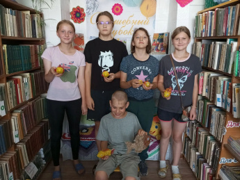 Золотая  рыбка из яичных лотков