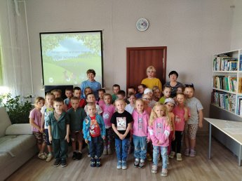 Кто в лесу живет, что в лесу растет?